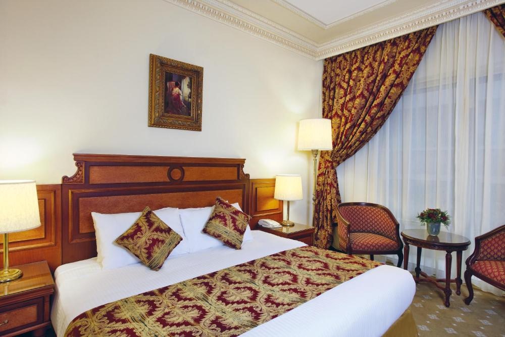 Serenada Golden Palace - Boutique Hotel